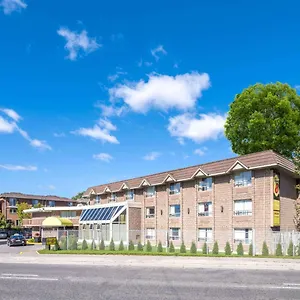 2* Hotel Super 8 By Wyndham East On